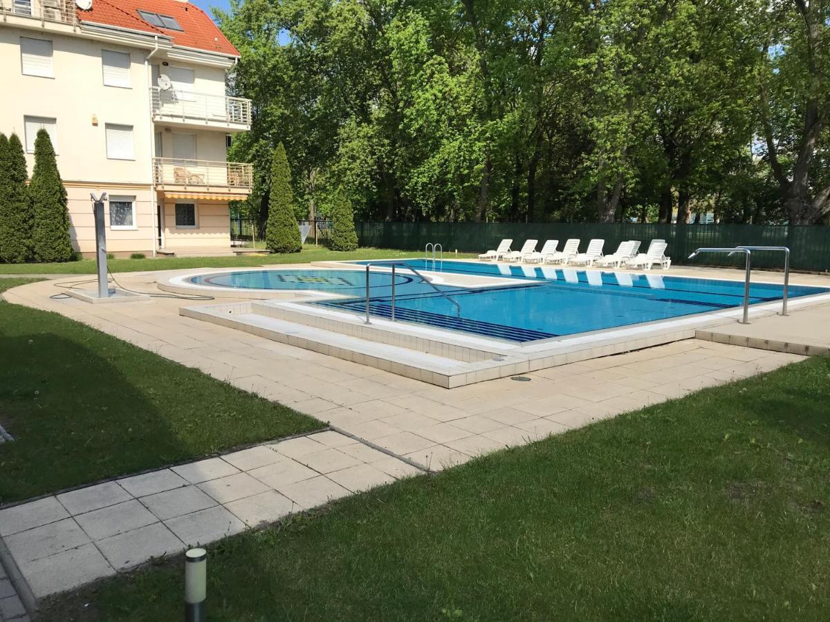 Sport Apartman Hajduszoboszlo Exterior photo